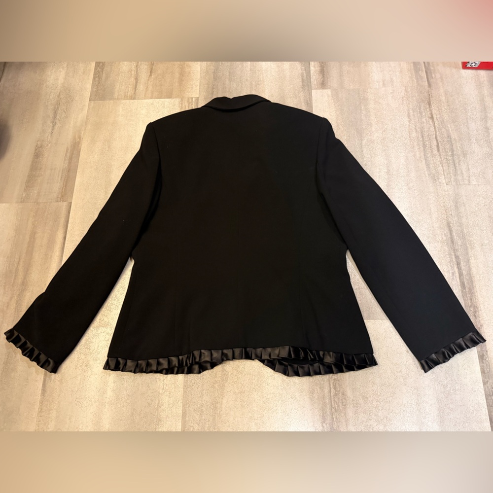 Lord & Taylor Classic Black Blazer - Picture 3 of 10